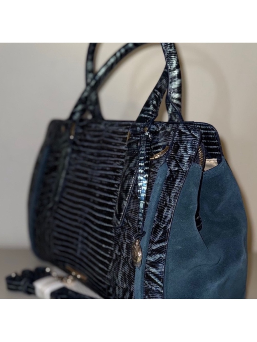 Women’s Slate Willow Blue Small Finley
Handbag